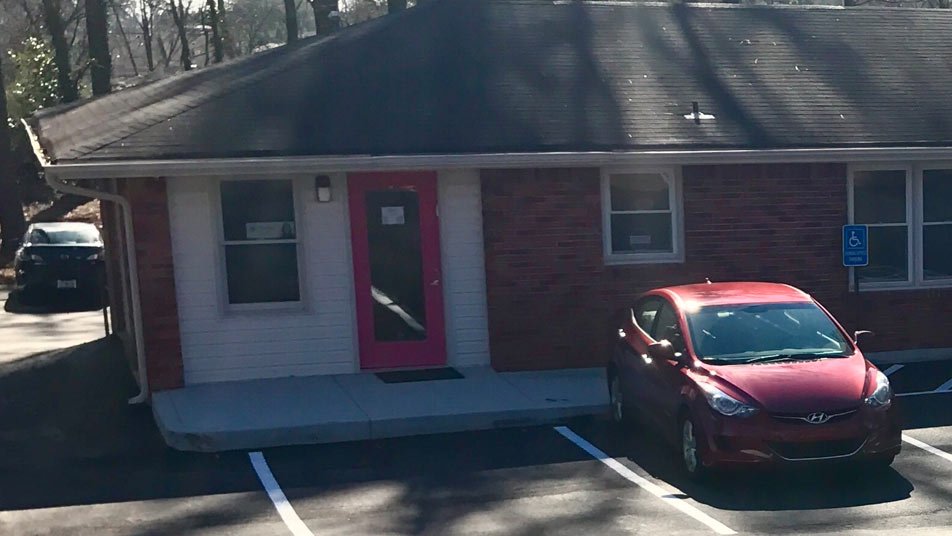 atlanta-holistic-dentist-rose-dental-parking-lot